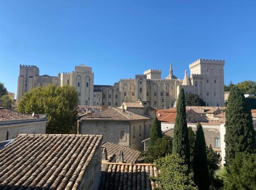 Avignon Intra-Muros, Vue Palais Des Papes Exterior photo