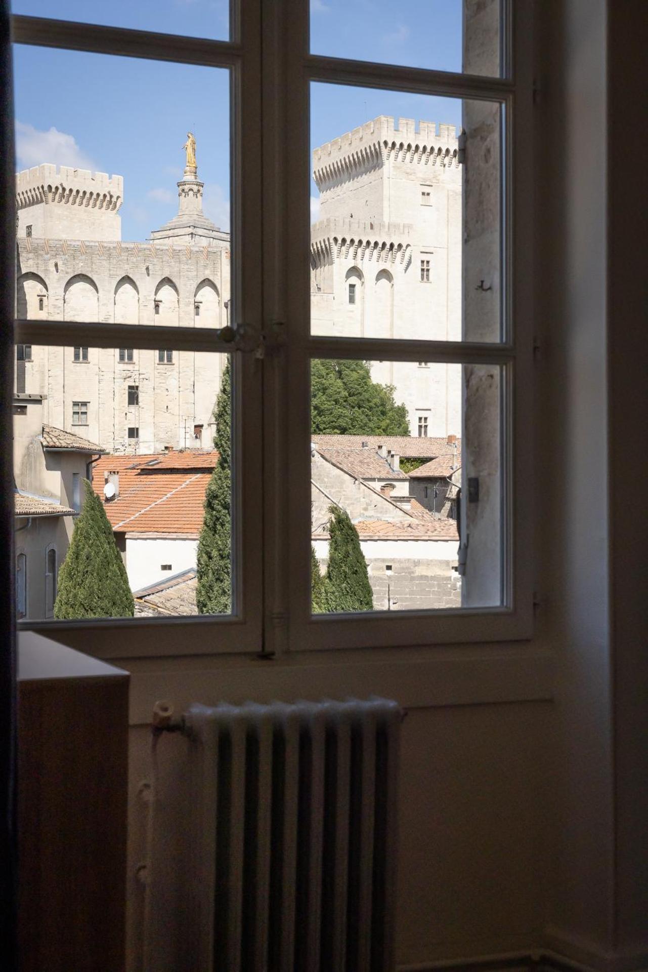 Avignon Intra-Muros, Vue Palais Des Papes Exterior photo